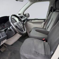 auto-Volkswagen-Transporter-BXA724-202610021048-8
